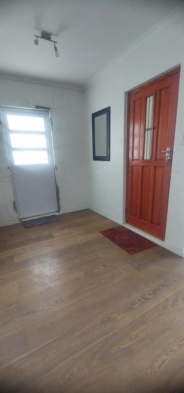 To Let 2 Bedroom Property for Rent in Vredehoek Western Cape